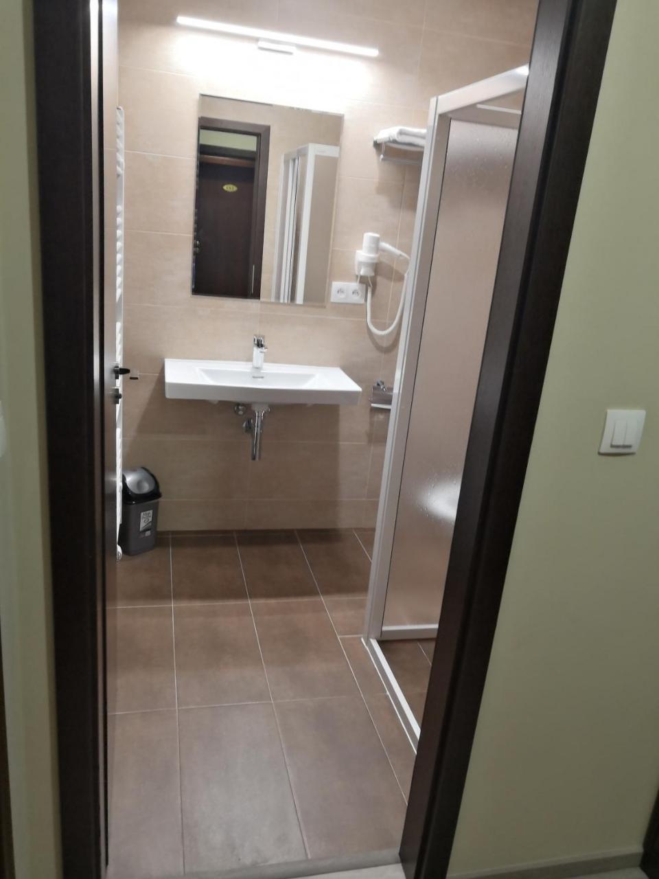 Sun-house Pension&restaurant -parkingfree- Hotel Prag