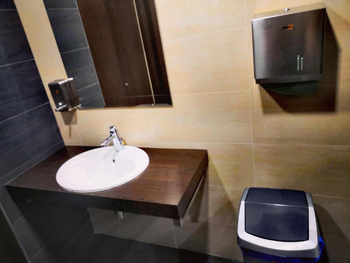 Sun-house Pension&restaurant -parkingfree- Hotel Prag